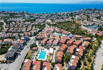KUŞADASI KADINLAR DENİZİ SATILIK 4+1 TERASLI VİLLA