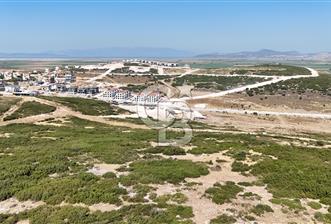 Villakent Göktürk'ün en güzel arsalarından 368 m2 hakim tepede..