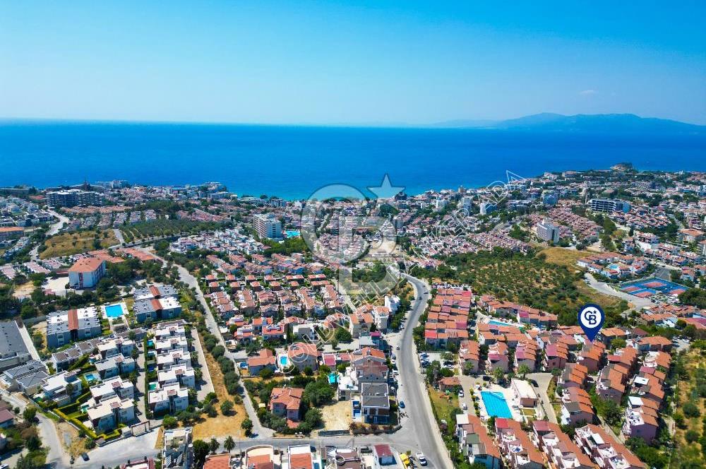 KUŞADASI KADINLAR DENİZİ SATILIK 4+1 TERASLI VİLLA