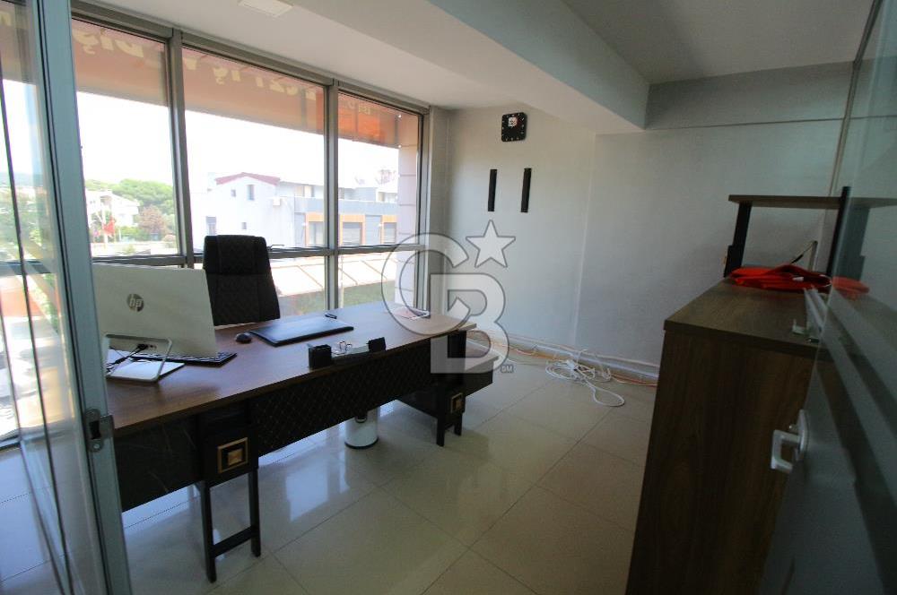 Gaziemir'in En İşlek Noktasında Kiralık Komple Bina