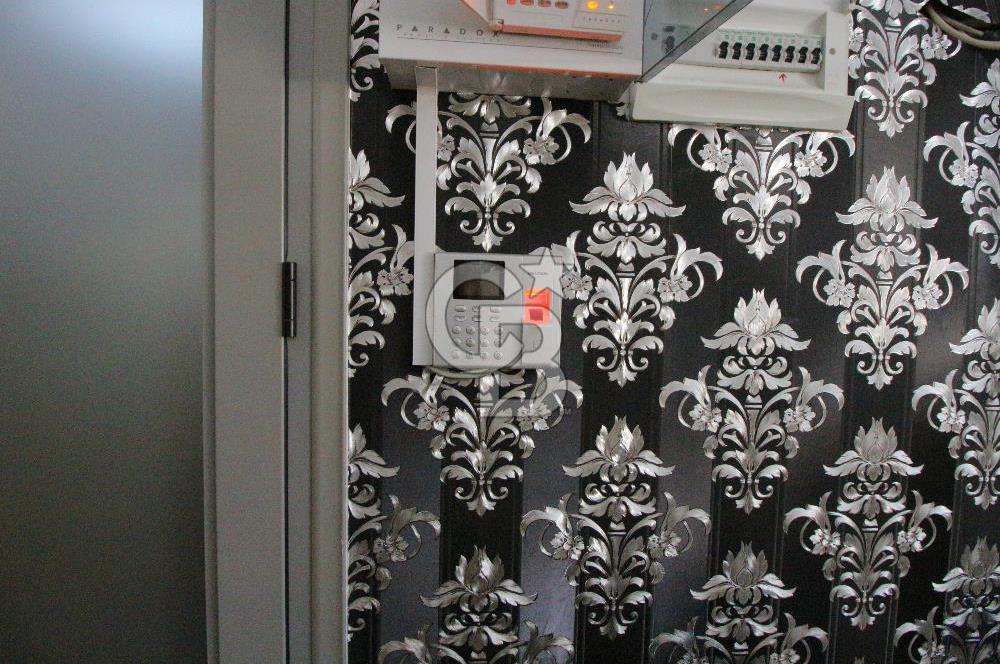 Gaziemir'in En İşlek Noktasında Kiralık Komple Bina