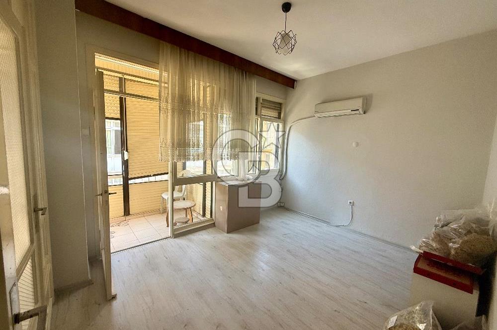 Karşıyaka Merkezi Konumda Ferah Satılık 3+1 Daire