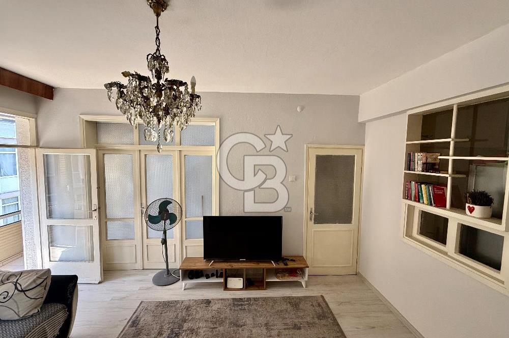 Karşıyaka Merkezi Konumda Ferah Satılık 3+1 Daire