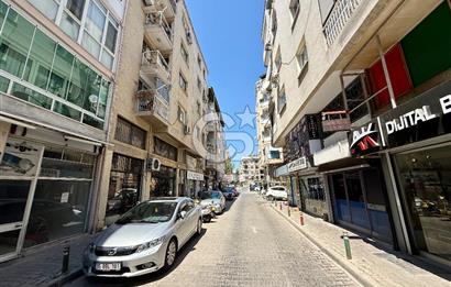 Karşıyaka Merkezi Konumda Ferah Satılık 3+1 Daire