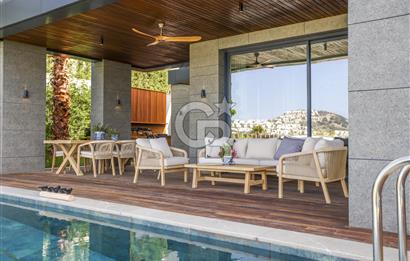 Bodrumda Ultra Lüks Denize Sıfır SATILIK VİLLA