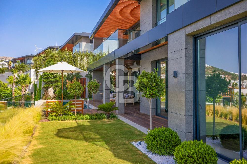 Bodrumda Ultra Lüks Denize Sıfır SATILIK VİLLA