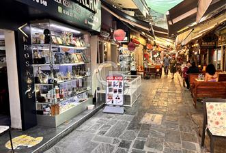 KEMERALTI KIZLARAĞASINDA SATILIK 52 m2 DÜKKAN