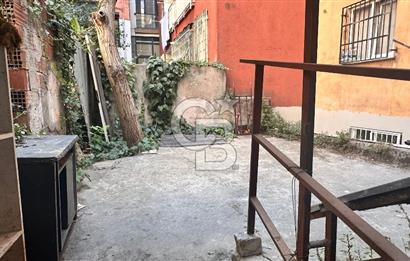 KADIKÖY MODA'DA MÜKEMMEL KONUMDA 340m2 KULLANIMLI SATILIK DÜKKAN