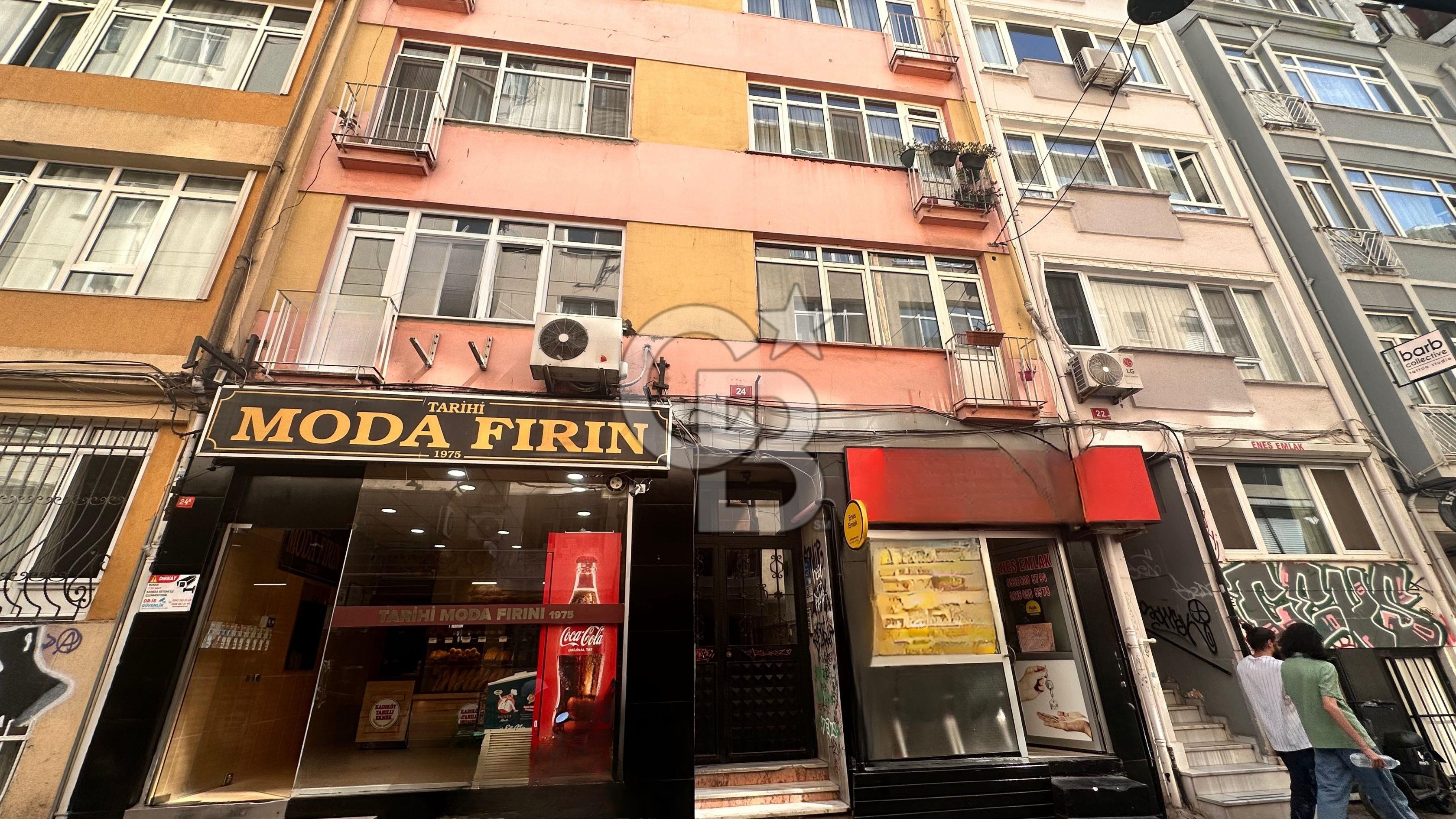 KADIKÖY MODA'DA MÜKEMMEL KONUMDA 340m2 KULLANIMLI SATILIK DÜKKAN