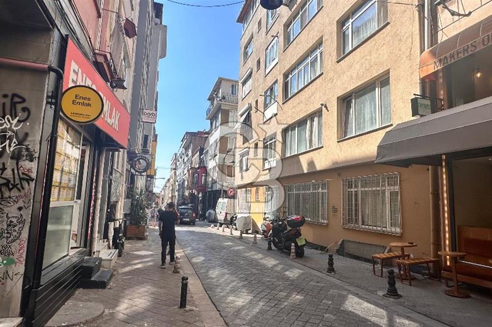 KADIKÖY MODA'DA MÜKEMMEL KONUMDA 340m2 KULLANIMLI SATILIK DÜKKAN