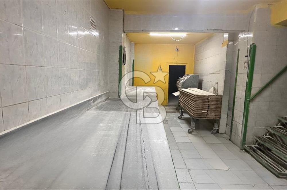 KADIKÖY MODA'DA MÜKEMMEL KONUMDA 340m2 KULLANIMLI SATILIK DÜKKAN