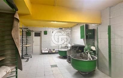 KADIKÖY MODA'DA MÜKEMMEL KONUMDA 340m2 KULLANIMLI SATILIK DÜKKAN