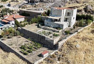 FOÇAKÖY'DE 1530m2 ARSA İÇERİSİNDE SATILIK MÜSTAKİL EV 