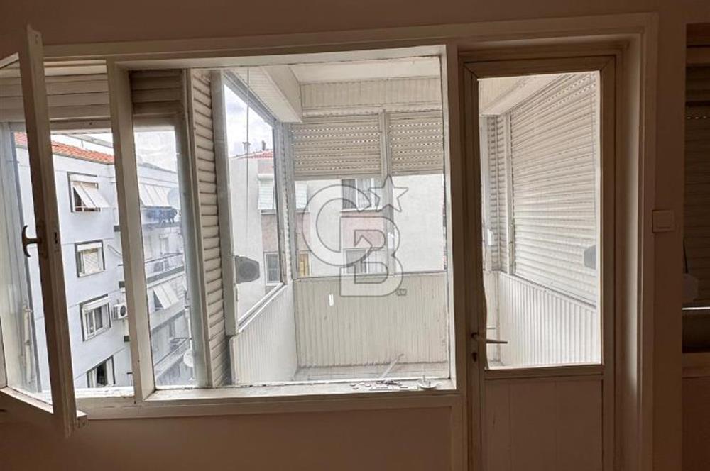 KARŞIYAKA ÇARŞIDA 3+1 SATILIK DAİRE