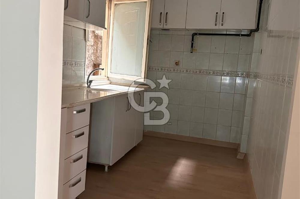 KARŞIYAKA ÇARŞIDA 3+1 SATILIK DAİRE