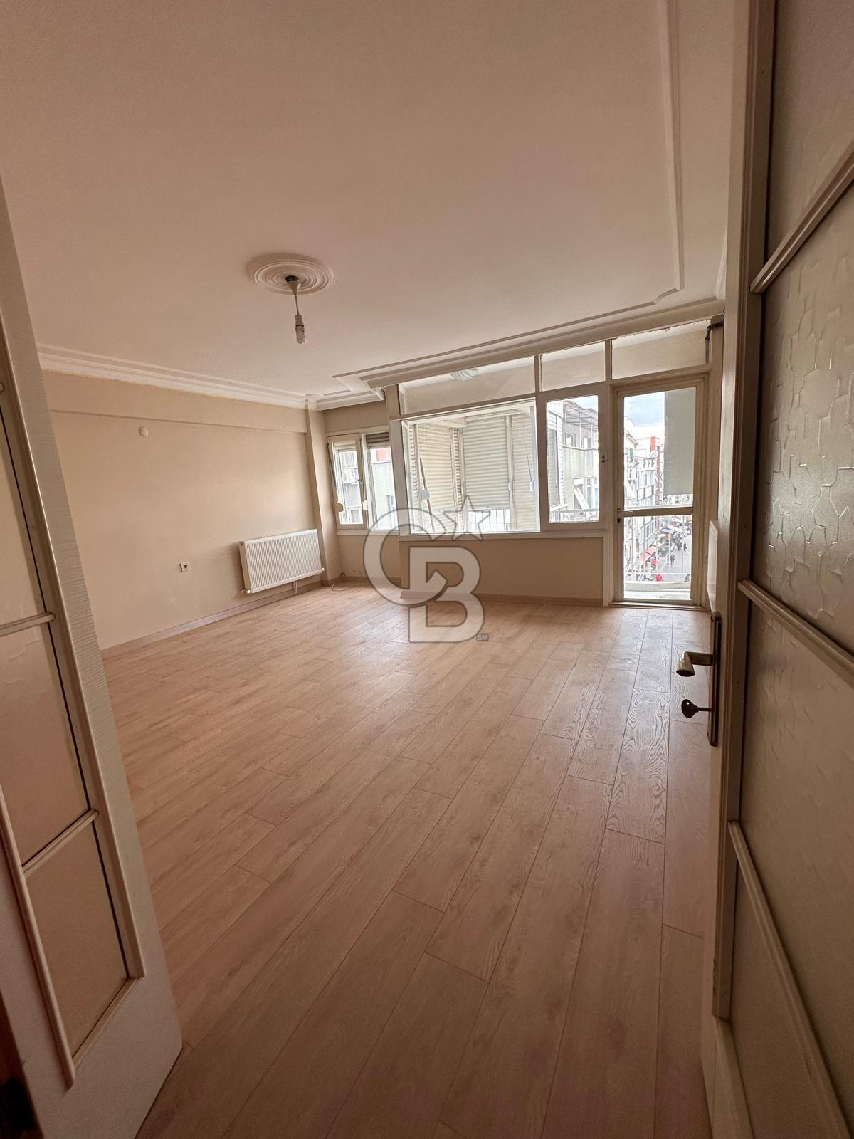 KARŞIYAKA ÇARŞIDA 3+1 SATILIK DAİRE