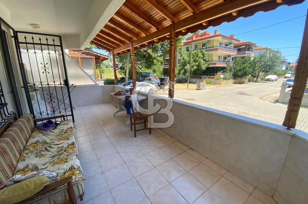 PLAJA YÜRÜME MESAFESİNDE ALTINOLUK NARLI'DA 2+1 EŞYALI DAİRE!