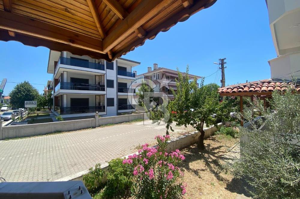 PLAJA YÜRÜME MESAFESİNDE ALTINOLUK NARLI'DA 2+1 EŞYALI DAİRE!