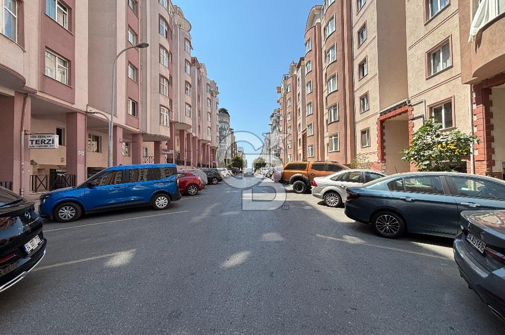 BAHÇEŞEHİR 2.KISIM MAH.YÜRÜYÜŞ YOLUNDA KREDİYE UYGUN SATILIK 2+1