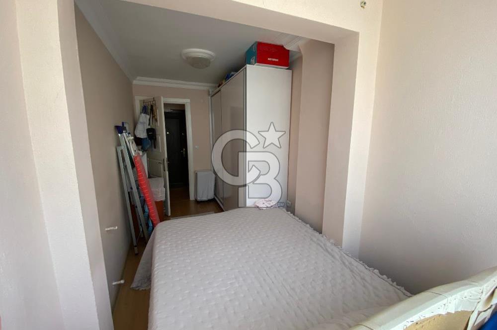 ÇANDARLI ÇARŞIDA DENİZE 500mt MESAFEDE KULLANIŞLI 2+1 DAİRE