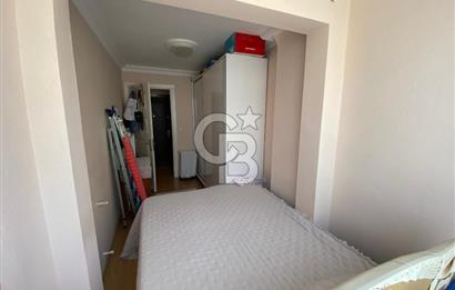 ÇANDARLI ÇARŞIDA DENİZE 500mt MESAFEDE KULLANIŞLI 2+1 DAİRE