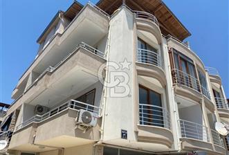 ÇANDARLI ÇARŞIDA DENİZE 500mt MESAFEDE KULLANIŞLI 2+1 DAİRE