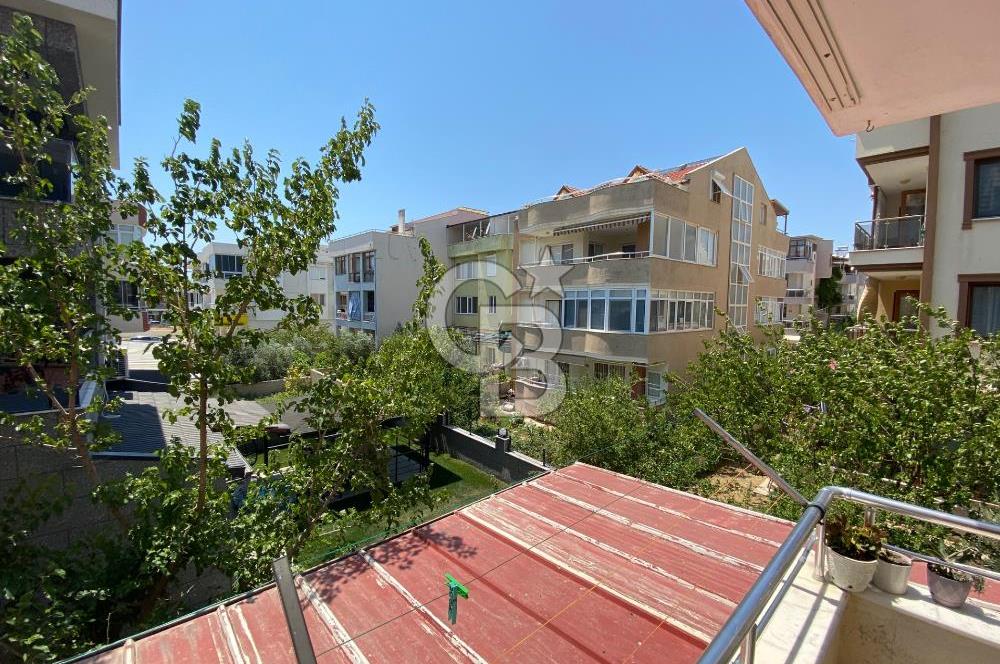 ÇANDARLI ÇARŞIDA DENİZE 500mt MESAFEDE KULLANIŞLI 2+1 DAİRE