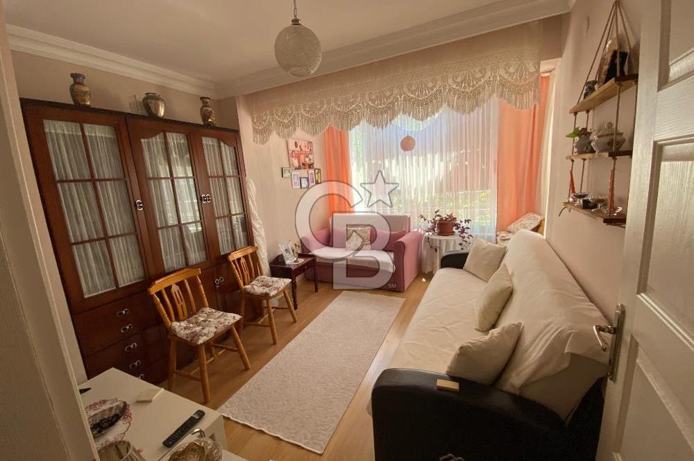 ÇANDARLI ÇARŞIDA DENİZE 500mt MESAFEDE KULLANIŞLI 2+1 DAİRE