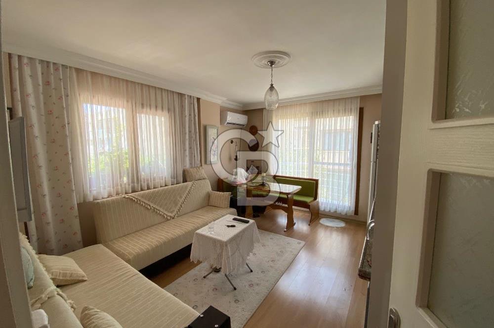 ÇANDARLI ÇARŞIDA DENİZE 500mt MESAFEDE KULLANIŞLI 2+1 DAİRE