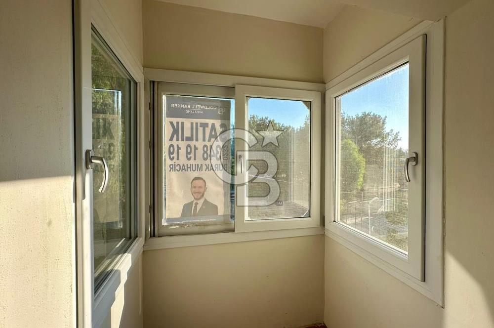 GÜZELBAHÇE'DE DENİZE YAKIN DONATIM SİTESİ'NDE SATILIK 2+1 DAİRE!