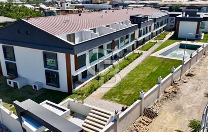 GARDEN BORNOVA SİTESİNDE ÖNÜ AÇIK HAVUZLU 1+1 DAİRE