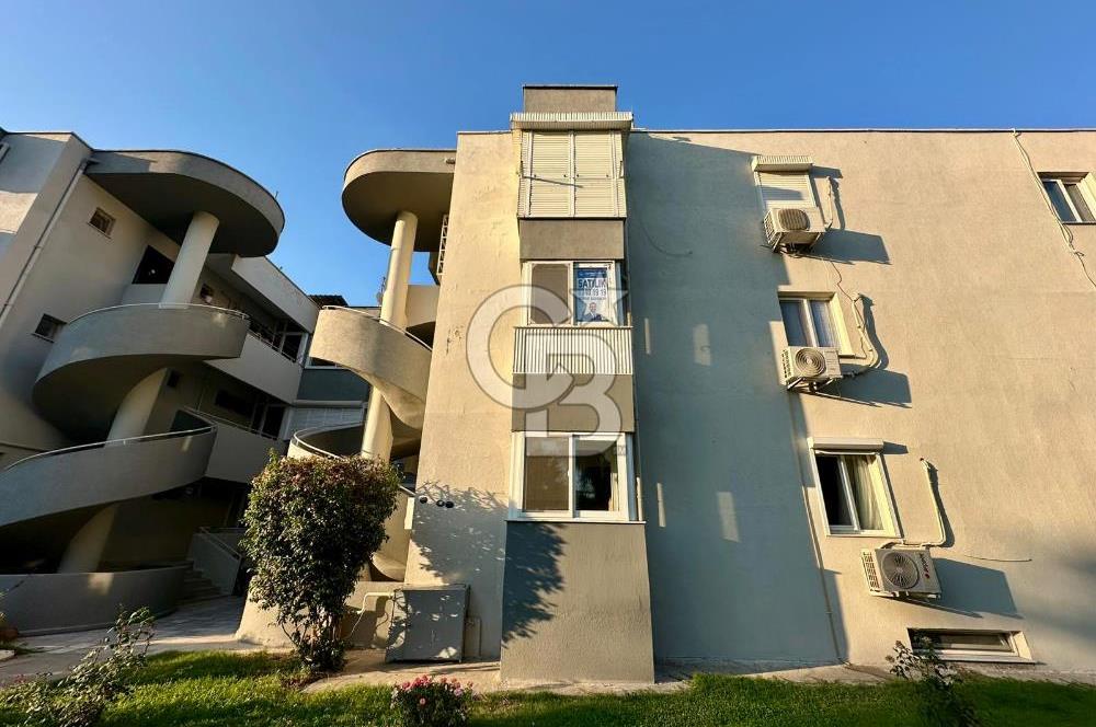 GÜZELBAHÇE'DE DENİZE YAKIN DONATIM SİTESİ'NDE SATILIK 2+1 DAİRE!