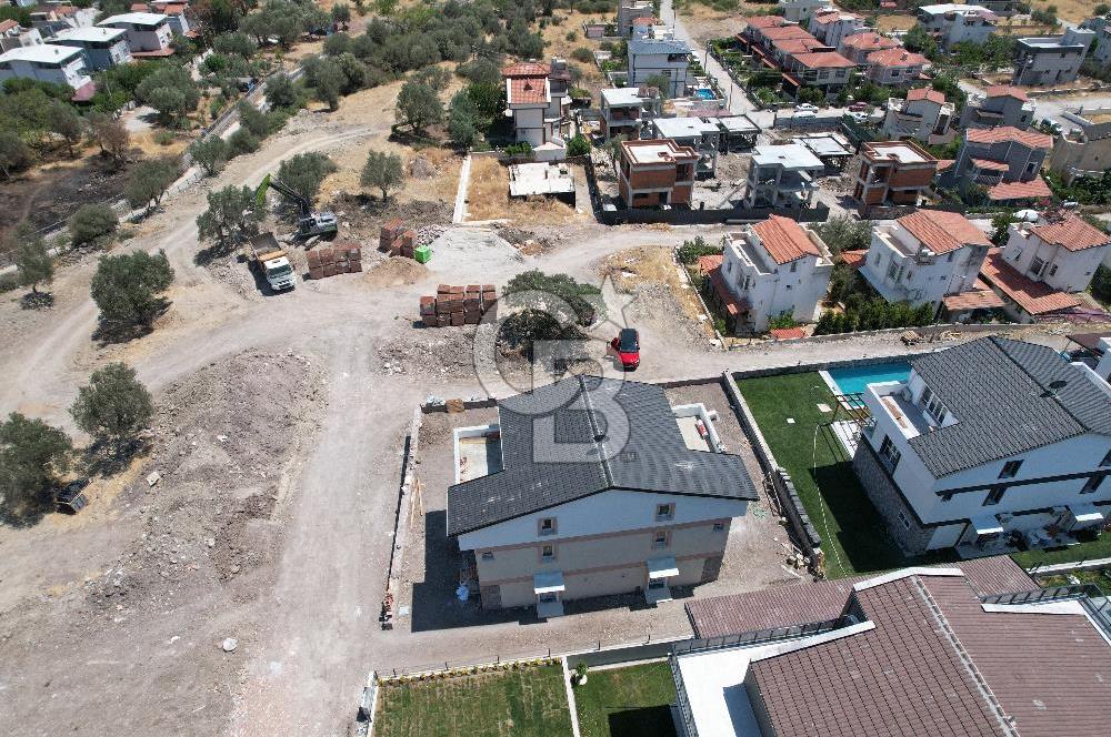 İzmirin İncisi Çandarlıda Satılık Sıfır Villa