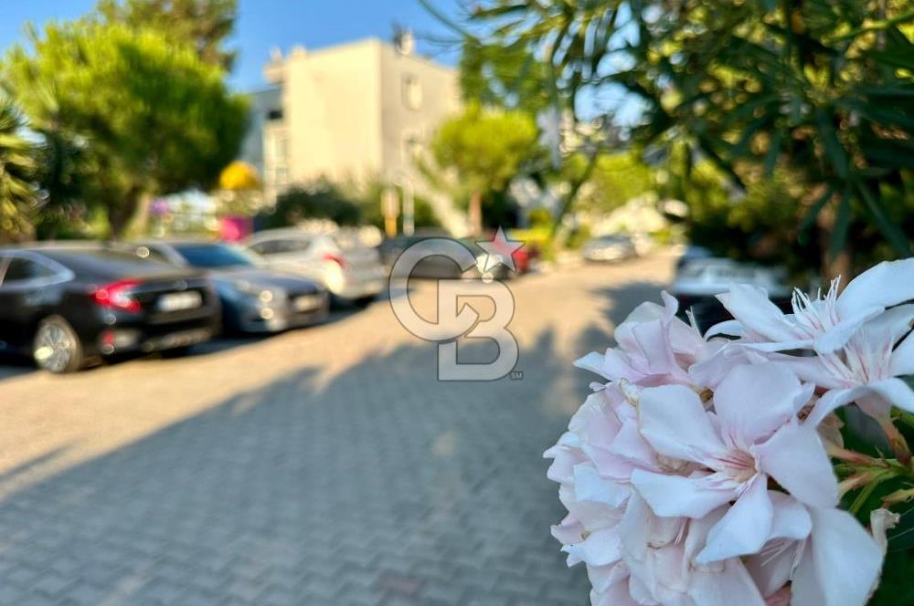 GÜZELBAHÇE'DE DENİZE YAKIN DONATIM SİTESİ'NDE SATILIK 2+1 DAİRE!