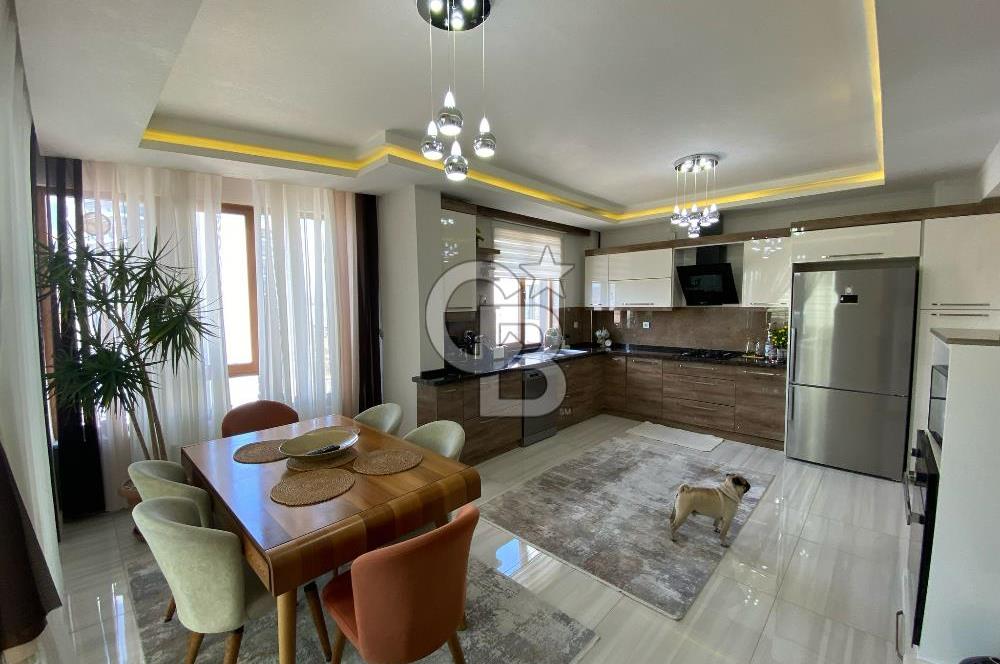 BÖLGENİN EN PRESTİJLİ SİTESİNDE ULTRA LÜKS 4+1 EŞYALI NET 220 MT