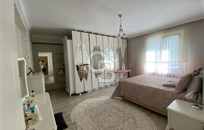 BÖLGENİN EN PRESTİJLİ SİTESİNDE ULTRA LÜKS 4+1 EŞYALI NET 220 MT