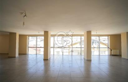 Yenisahra’da E-5 Metroya çok yakın konumda 450m2 Plaza İşyeri