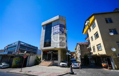 Yenisahra’da E-5 Metroya çok yakın konumda 450m2 Plaza İşyeri