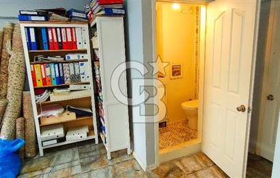 Bornova merkezde iş merkezinde 2+0 satılık ofis