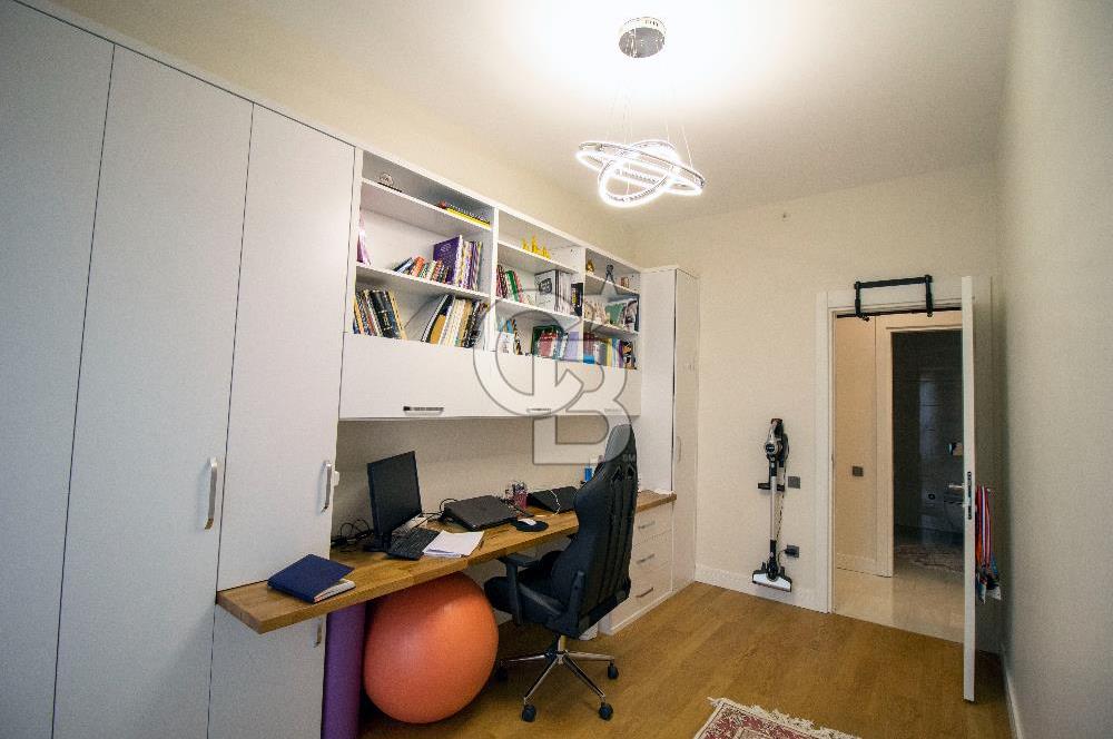 ACİL SATILIK SİNPAŞ MARİNA'DA ÖZEL DEKORULU 3,5+1 DAİRE