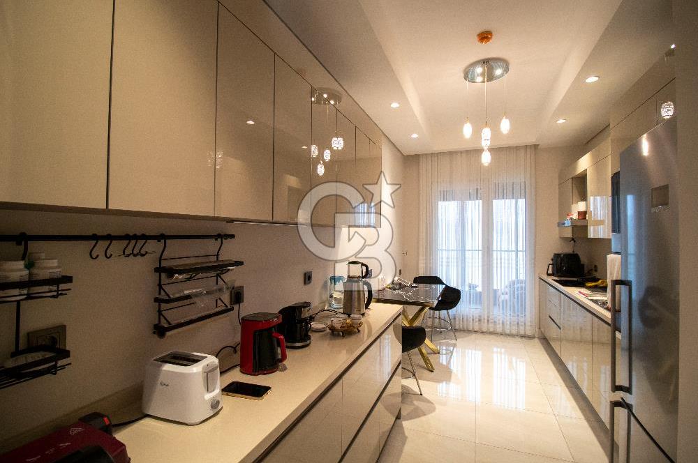ACİL SATILIK SİNPAŞ MARİNA'DA ÖZEL DEKORULU 3,5+1 DAİRE