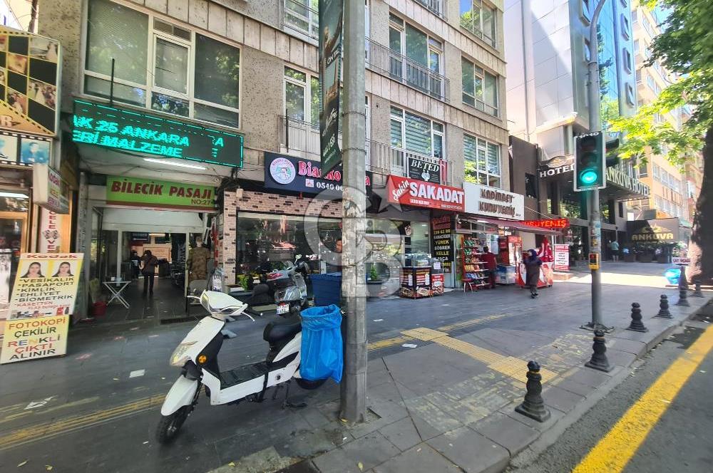 ANKARA KIZILAY NECATİBEY CADDESİNDE BİLECİK PASAJINDA  MUHTEŞEM LOKASYONDA  SATILIK  BOŞ DÜKKAN