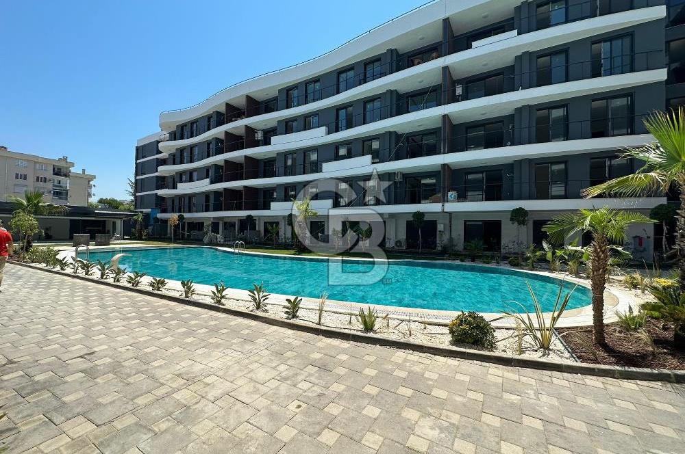 Kadınlar denizine çok yakın ultra lüx sitede açık-kapalı havuz,sauna-hamam olan akıllı ev.
