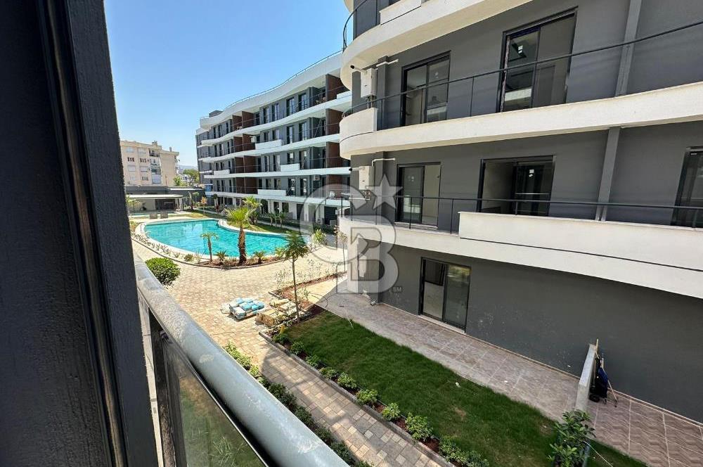 Kadınlar denizine çok yakın ultra lüx sitede açık-kapalı havuz,sauna-hamam olan akıllı ev.