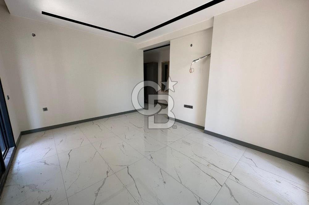 Kadınlar denizine çok yakın ultra lüx sitede açık-kapalı havuz,sauna-hamam olan akıllı ev.