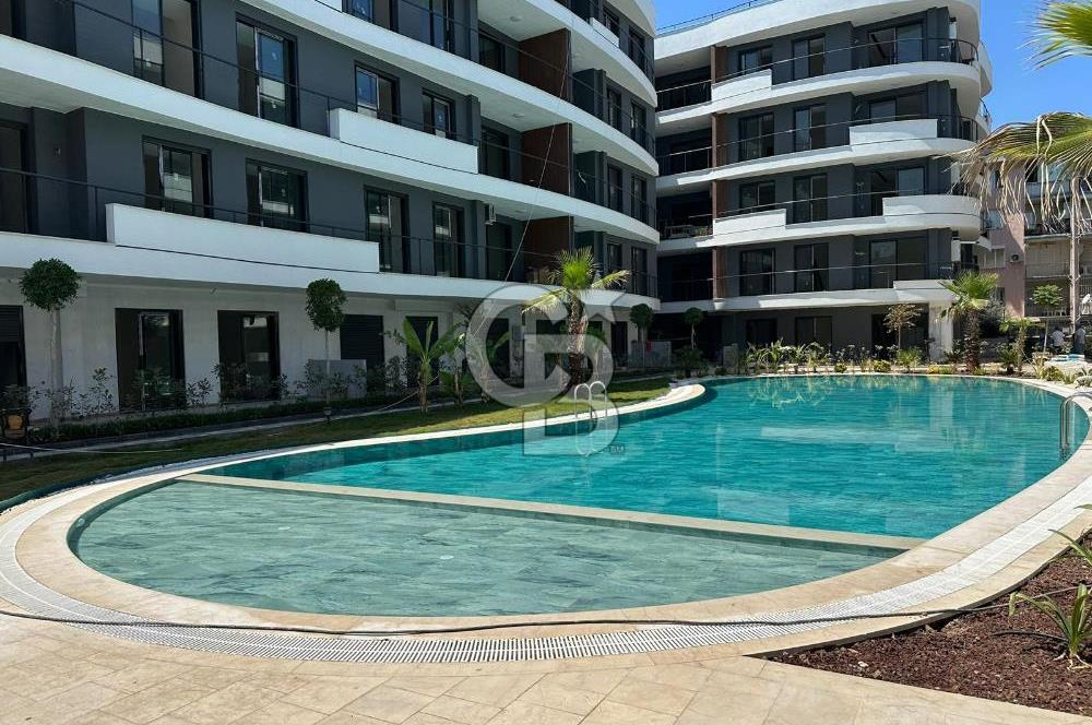 Kadınlar denizine çok yakın ultra lüx sitede açık-kapalı havuz,sauna-hamam olan akıllı ev.