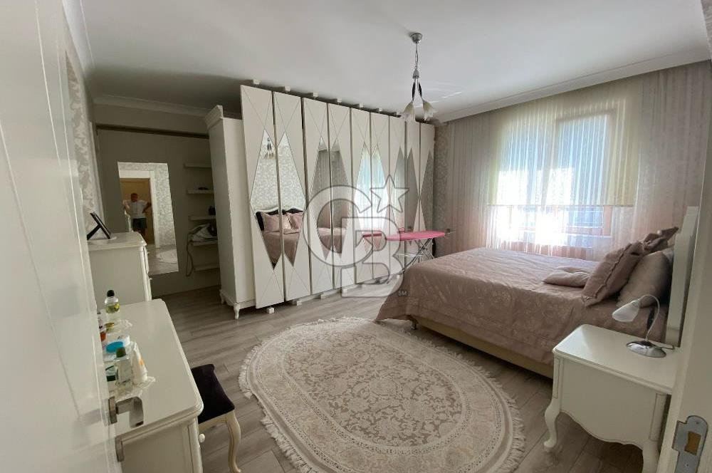 BÖLGENİN EN PRESTİJLİ SİTESİNDE ULTRA LÜKS 4+1 EŞYALI NET 220 MT