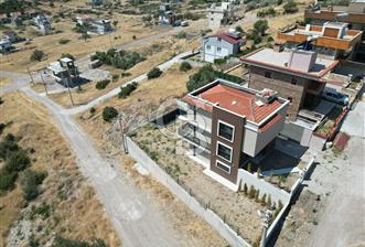 Muhteşem manzaralı havuzlu asansorlu villa