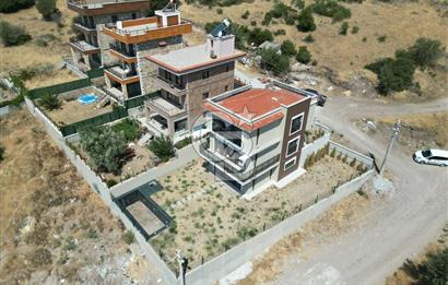 Muhteşem manzaralı havuzlu asansorlu villa