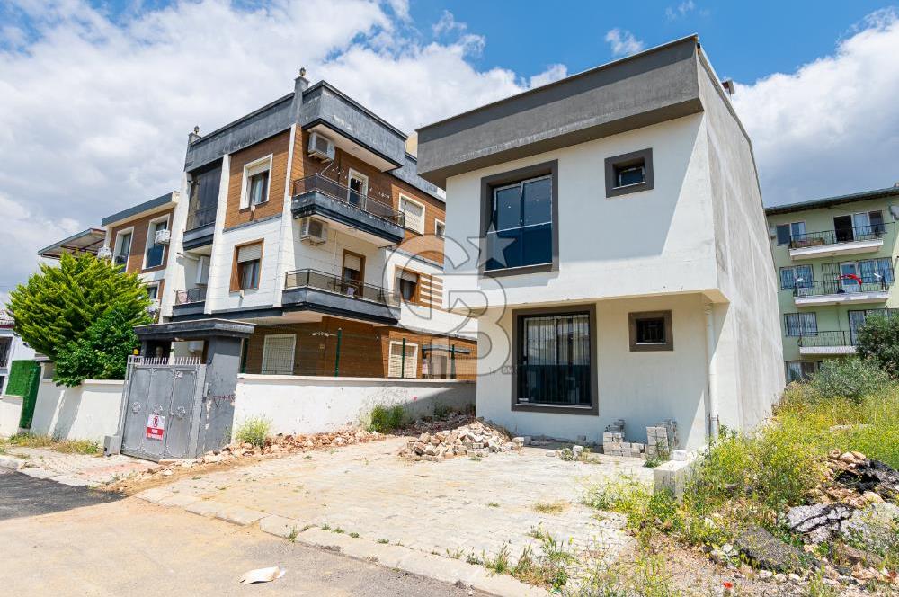 Buca Adatepe Mah.de Full Eşyalı 2+1 Açık Mutfak Satılık Daire